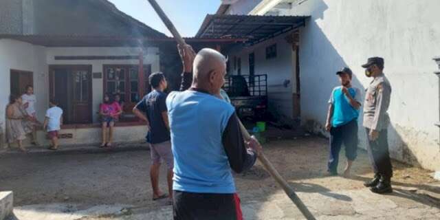 Balon Udara Bertuliskan "Pemuda Insyaf" Nyasar dan Nyaris Bakar Rumah Warga