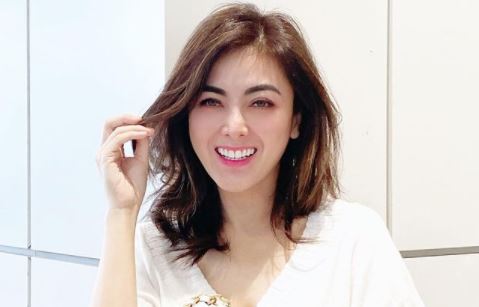 Sempat Dicibir, Dhena Devana Resmi Menghapus Nama Frizzy di Belakang Namanya