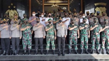 Polda Jatim 'Digeruduk' Para Prajurit TNI, Pangdam Brawijaya Juga Ada