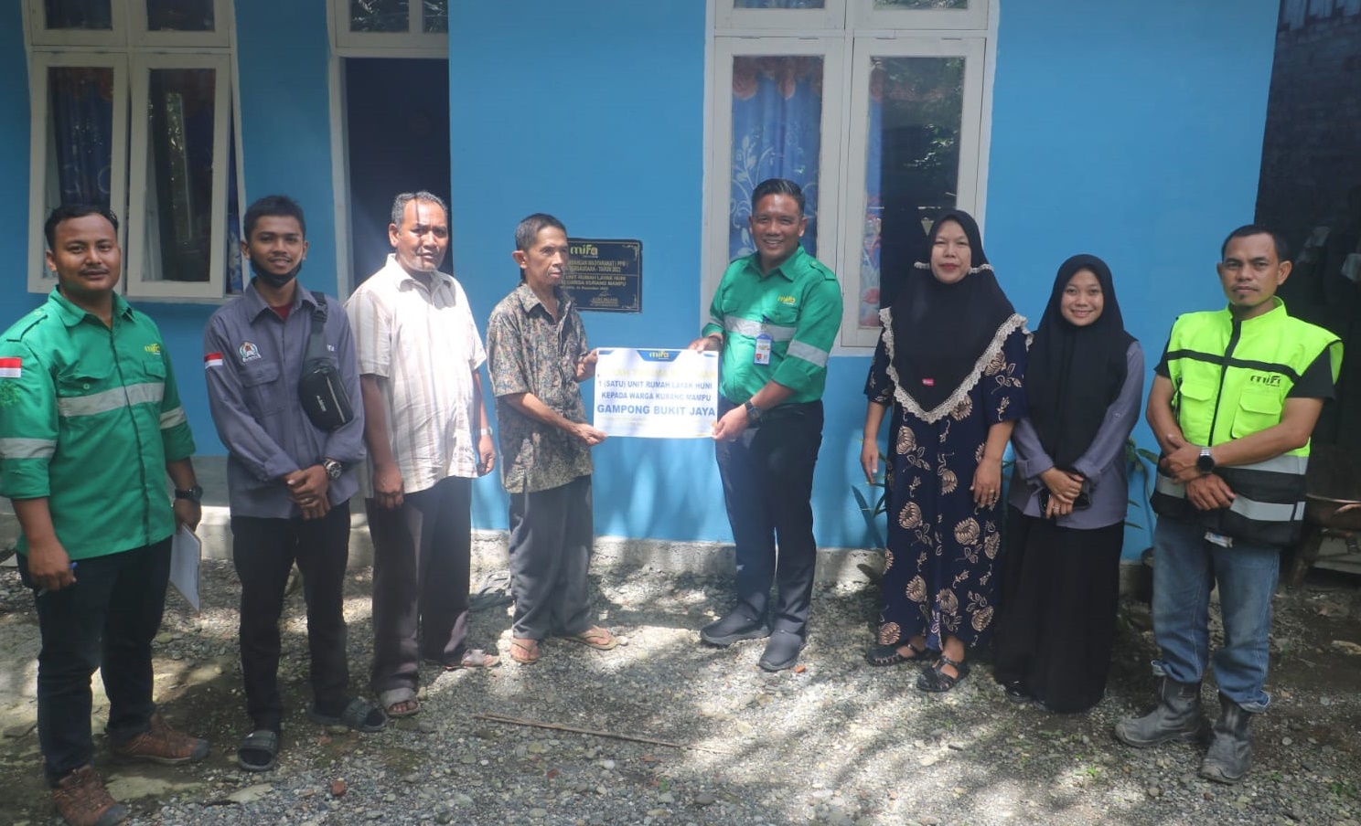Lansia Gampong Bukit Jaya Tempati Rumah Layak Huni Bantuan PT Mifa