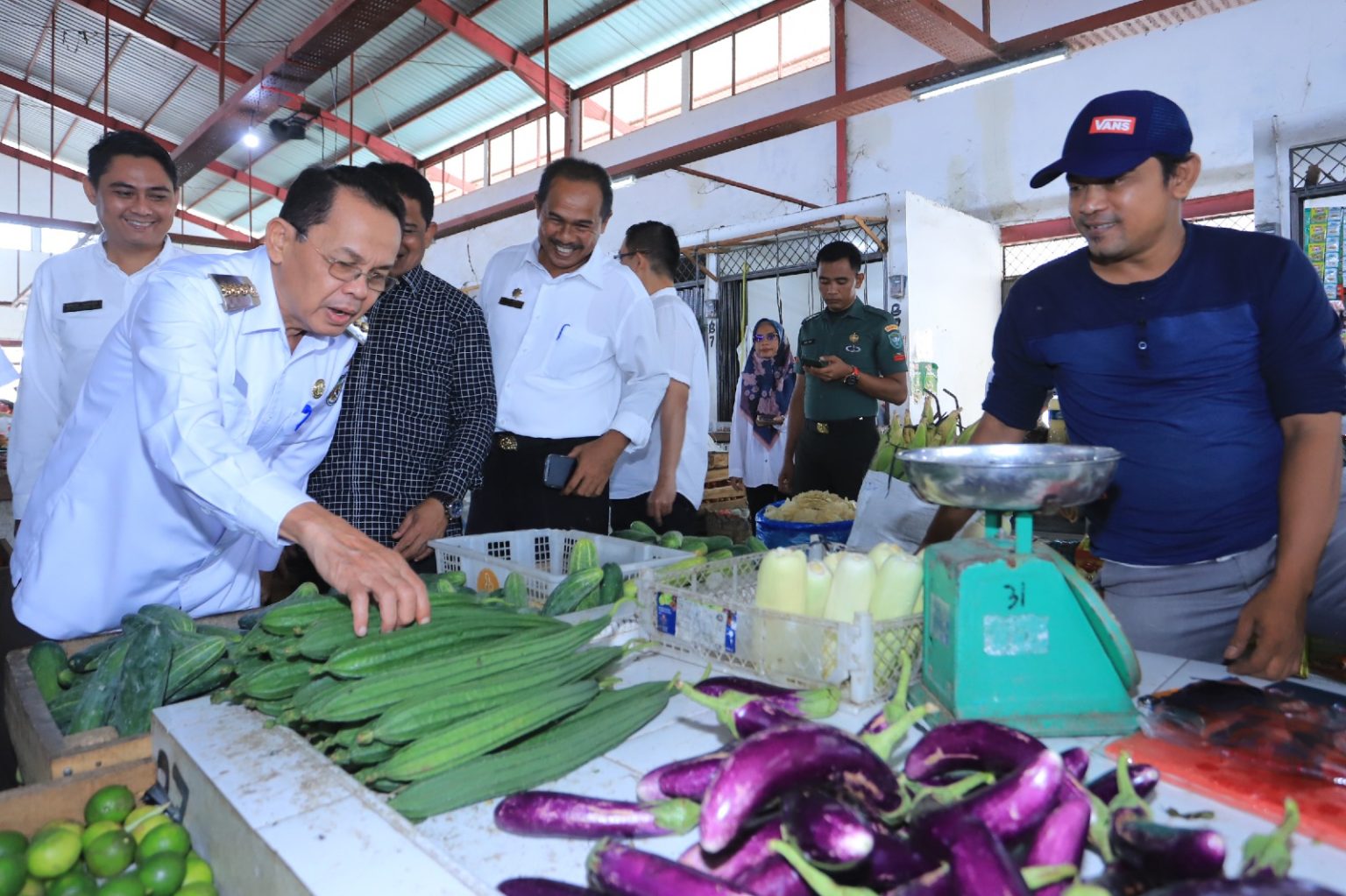 Antisipasi Kenaikan Harga Bahan Pokok, Pj Wali Kota Tinjau Pasar Al Mahirah