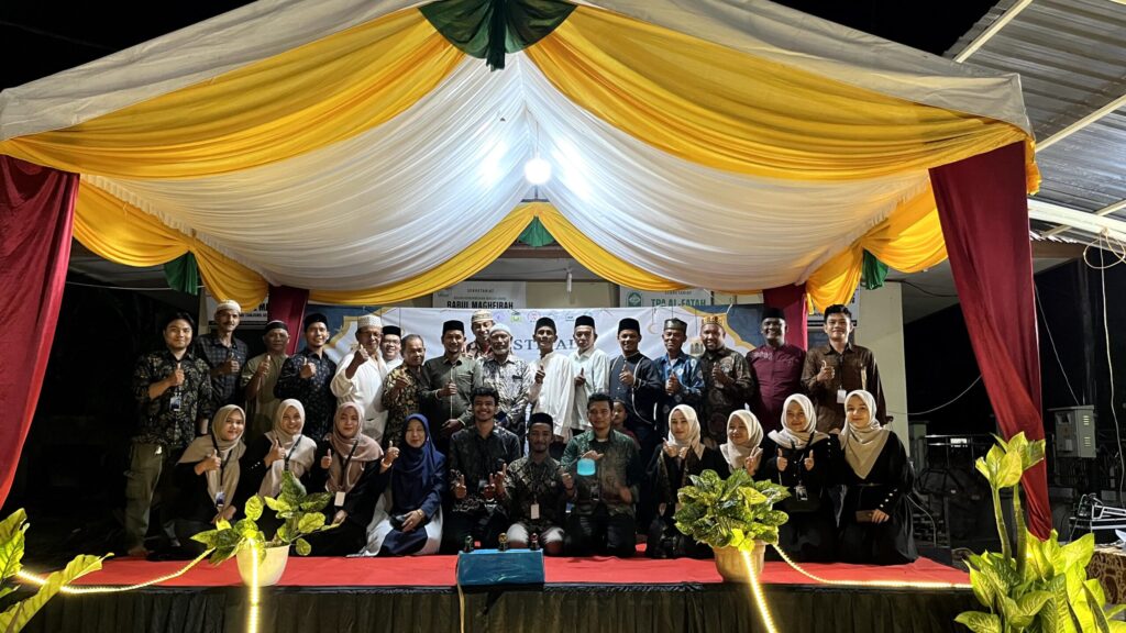 Kelompok mahasiswa UIN Ar-Raniry Banda Aceh yang sedang melaksanakan kegiatan Kuliah Pengabdian Masyarakat (KPM) di Gampong Tanjong Seulamat, Kecamatan Darussalam, Kab. Aceh Besar gelar kegiatan festival, Minggu (20/04/2025). FOTO/Hamdani. Ⓒ Hak cipta foto di atas dikembalikan sesungguhnya kepada pemilik foto