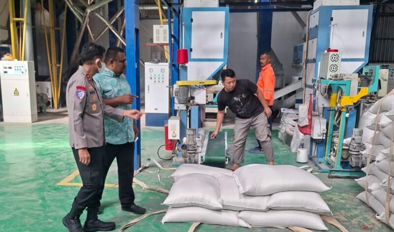 Kapolda Aceh Cek Kualitas Beras di Kilang Blang Bintang, Pastikan Bebas Oplosan