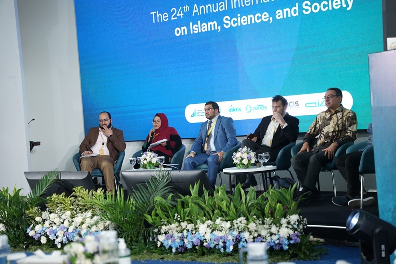 Prof Eka Srimulyani Paparkan Peran Perempuan dalam Gerakan Lingkungan di AICIS+ 2025