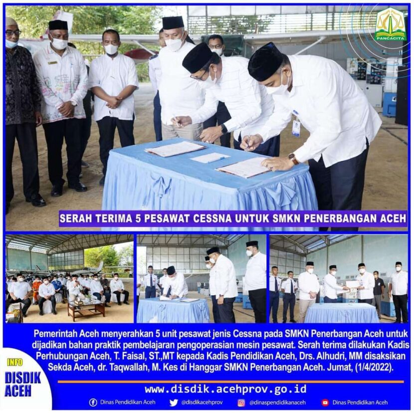 Penyerahan 5 unit pesawat jenis Cessna pada SMKN Penerbangan Aceh untuk dijadikan bahan praktik pembelajaran pengoperasian mesin pesawat, Jumat (1/4/2022). FOTO/Dok, Disdik Aceh