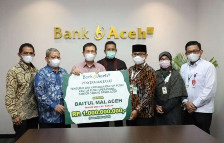 Bank Aceh salurkan zakat karyawan sebesar Rp 2,2 miliar