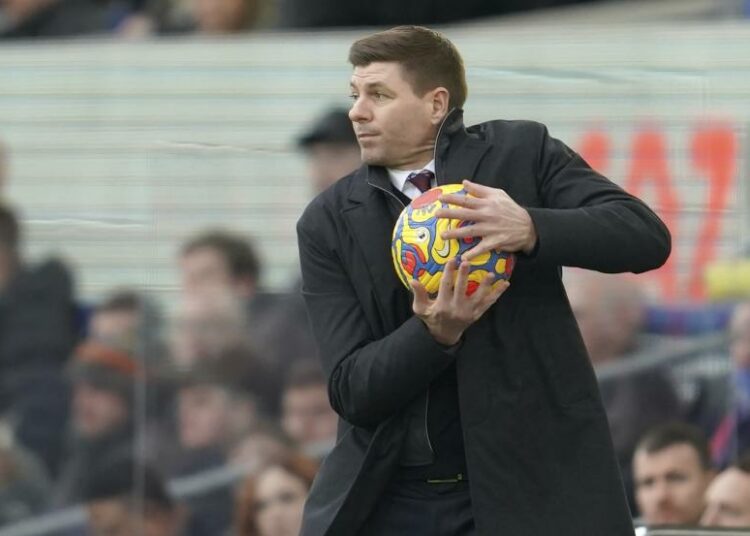 Pelatih Kepala Aston Villa Steven Gerrard.