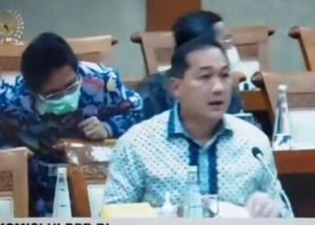 Maling Teriak Maling, Viral Video Dirjen Daglu Indrasari Bisiki Mendag Calon Tersangka Mafia Minyak Goreng, Ehh Dia Mafianya