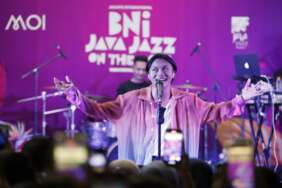 BNI Java Jazz On The Move (JJOTM) dihelat sebagai pre event acara inti BNI Java Jazz Festival 2022  di Mall of Indonesia (MOI) pada Ahad, 24 April 2022.