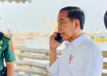 Rocky Gerung: Istana Mulai Lumpuh, Jokowi Tak Lagi Diasuh Megawati!