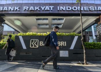 PT Bank Rakyat Indonesia (Persero) Tbk menilai momen Ramadhan dan Idul Fitri pada 2022 bisa meningkatkan kinerja bisnis UKM. Apalagi, penyaluran kredit BRI khusus segmen kecil dan menengah tumbuh positif pada kuartal I 2022 dibandingkan dengan periode yang sama tahun lalu. Gedung Bank BRI (ilustrasi)
