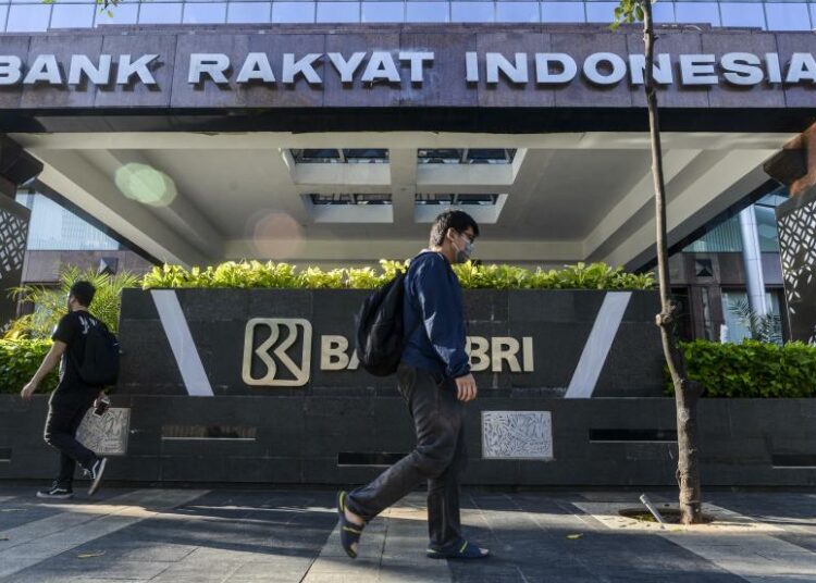 Pt Bank Rakyat Indonesia (Persero) Tbk Menilai Momen Ramadhan Dan Idul Fitri Pada 2022 Bisa Meningkatkan Kinerja Bisnis Ukm. Apalagi, Penyaluran Kredit Bri Khusus Segmen Kecil Dan Menengah Tumbuh Positif Pada Kuartal I 2022 Dibandingkan Dengan Periode Yang Sama Tahun Lalu.  Gedung Bank Bri (Ilustrasi)