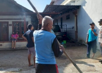 Balon Udara Bertuliskan "Pemuda Insyaf" Nyasar dan Nyaris Bakar Rumah Warga