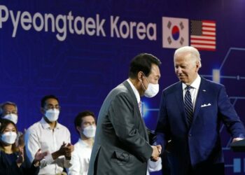 Presiden Amerika Serikat (As) Joe Biden Membahas Kerja Sama Nuklir Dan Ancaman Korea Utara (Korut) Saat Bertemu Presiden Korsel Yoon Suk-Yeol. Biden Melakukan Kunjungan Bilateral Pertamanya Pada Sabtu (21/5/2022).