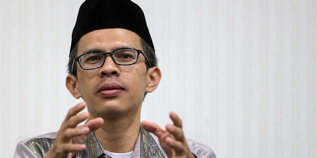 Ⓒ Hak cipta foto di atas dikembalikan sesungguhnya kepada pemilik foto Ⓒ Hak cipta foto di atas dikembalikan sesungguhnya kepada pemilik foto