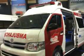 Mobil Ambulance Diadang oleh Petugas Polisi di Hari Lebaran Pertama, Penyebabnya Bikin Publik Adu Debat