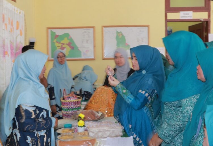 Kunjungi Gammawar Desa Kajeung, Evi Juwinda: Tujuan PKK Mensejahterakan
