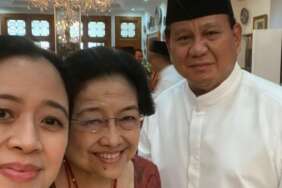 Ketua Umum Partai Gerindra, Prabowo Subianto bersilaturahim ke kediaman Ketua Umum Partai Demokrasi Indonesia Perjuangan (PDIP) Megawati Soekarnoputri, Senin (2/4).