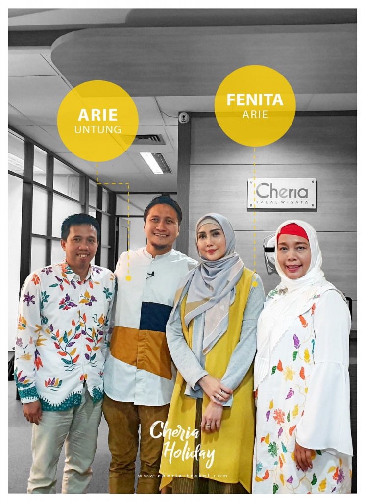 Cheriatna bersama pasangan suami istri Arie Untung dan Fenita Arie