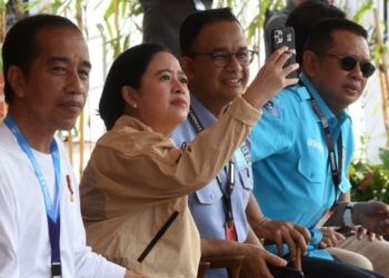 Ketua DPR RI, Puan Maharani berswafoto bersama Gubernur DKI Jakarta, Anies Baswedan. FOTO/Net