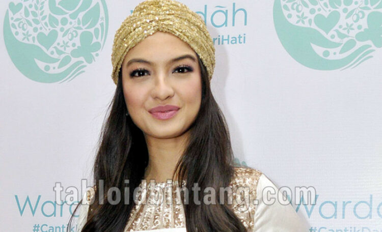 Raline Shah ternyata pernah ditolak cowok. (Seno/tabloidbintang.com)