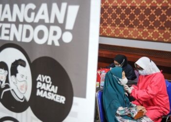 Dokter Tifa Pertanyakan Viralnya Rendang Babi: Mau Menutupi Berita Kedatangan 74 Juta Dosis Vaksin?
