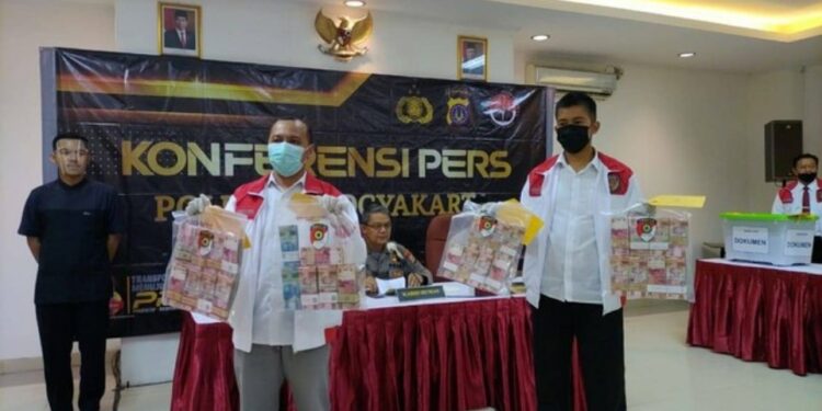 Ⓒ Hak cipta foto di atas dikembalikan sesungguhnya kepada sang pemilik foto Ⓒ Hak cipta foto di atas dikembalikan sesungguhnya kepada pemilik foto