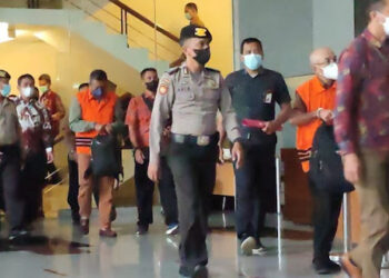 Haryadi Suyuti Resmi Kenakan Rompi Tahanan KPK