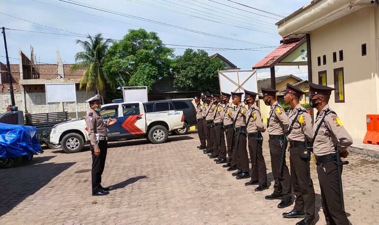 Personel Sat Lantas Polres Lhokseumawe Memberikan Materi Kepada Siswa Seba Polri Spn Polda Aceh Terkait Tptkp Laka Lantas, Jumat (3/6/2022). Foto/Hai/Azhari