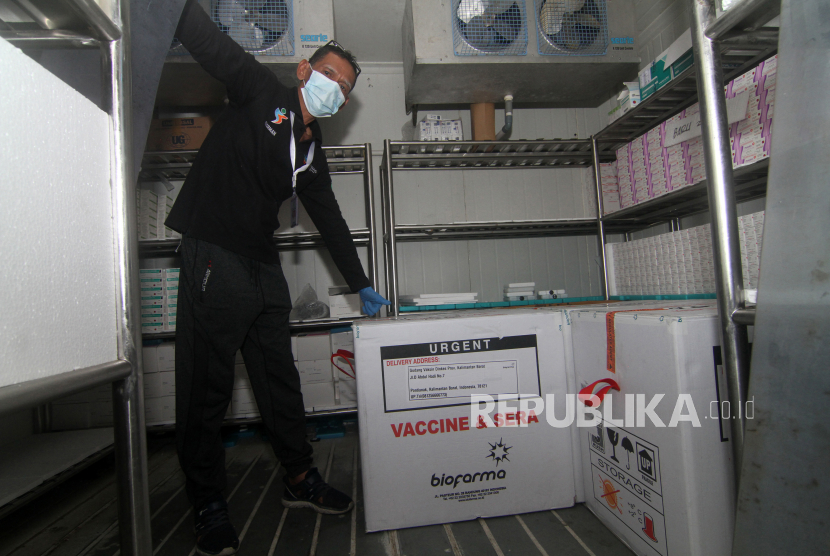 Indonesia Terima Bantuan 300 Mesin Pendingin Vaksin