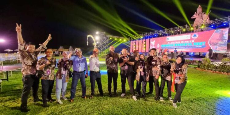 Ⓒ Hak cipta foto di atas dikembalikan sesungguhnya kepada sang pemilik foto Ⓒ Hak cipta foto di atas dikembalikan sesungguhnya kepada pemilik foto