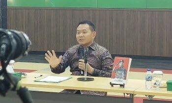 KSAD Dudung Luncurkan Buku 'Loper Koran Jadi Jenderal'