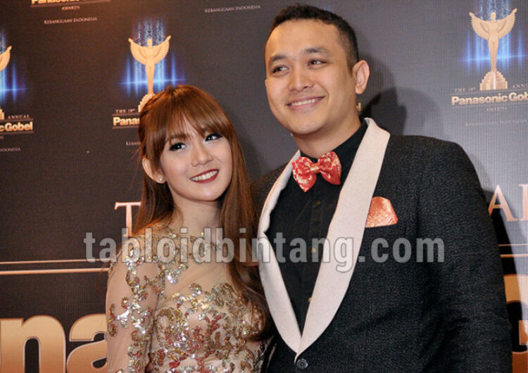Gilang Dirga dan Adiezty Fersa akhirnya dikaruniai anak pertama. (Seno/tabloidbintang.com)