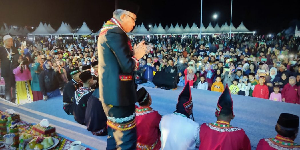 Masyarakat Bener Meriah Padati Arena Pembukaan Mtq Aceh Ke-35