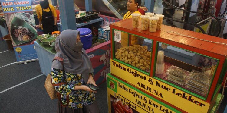 Menikmati Aneka Kuliner Nusantara di Cibubur Junction