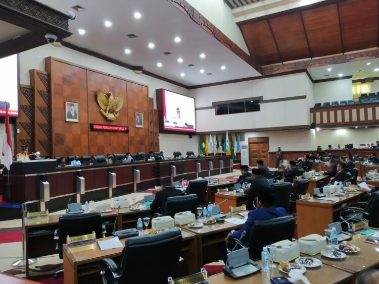 Ⓒ Hak cipta foto di atas dikembalikan sesungguhnya kepada pemilik foto Ⓒ Hak cipta foto di atas dikembalikan sesungguhnya kepada pemilik foto