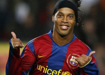 Ronaldinho saat membela Barcelona. Malam ini Ronaldinho akan tampil membela RANS Nusantara. FOTO/Reuters