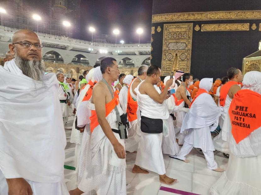 Seiring Kedatangan Jamaah Haji, Arab Saudi Longgarkan Aturan Masker