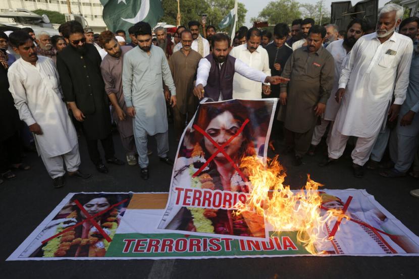 India Hancurkan Rumah Demonstran untuk Bungkam Protes Anti-Islam