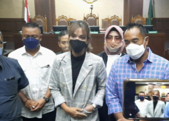 Sempat Diisukan Renggang, Nia Ramadhani Beri Penegasan Soal Rumah Tangganya
