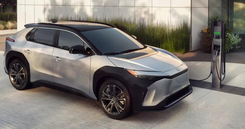 Toyota Tarik EV Produksi Massal Pertama