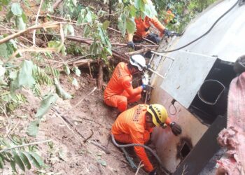 Truk Bermuatan CPO Terjun ke Jurang di Aceh Besar, Sopir Meninggal