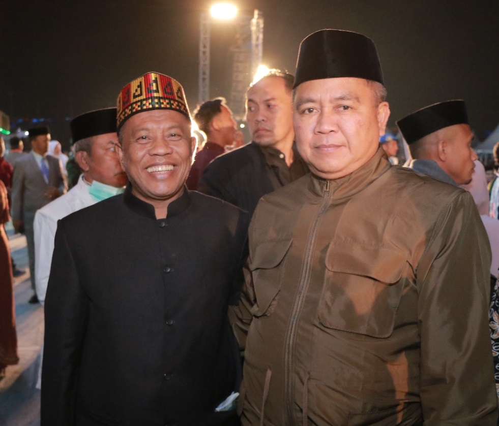 Kadis Syariat Islam, M Isa Bersama Bupati Aceh Barat, H. Ramli Ms, Foto/Ist