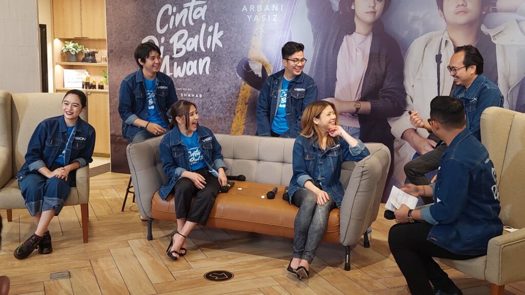Ditonton Hingga 14 Juta, Cinta Di Balik Awan Kini Dibuat Serial Tayang di Vision+