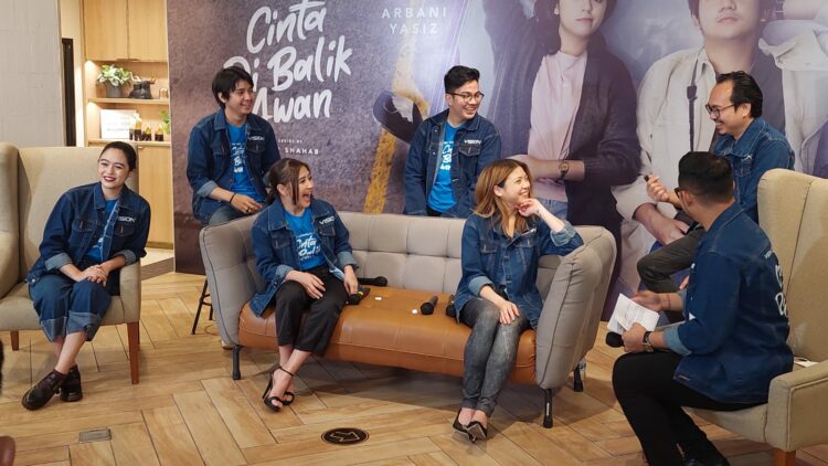 Ditonton Hingga 14 Juta, Cinta Di Balik Awan Kini Dibuat Serial Tayang di Vision+