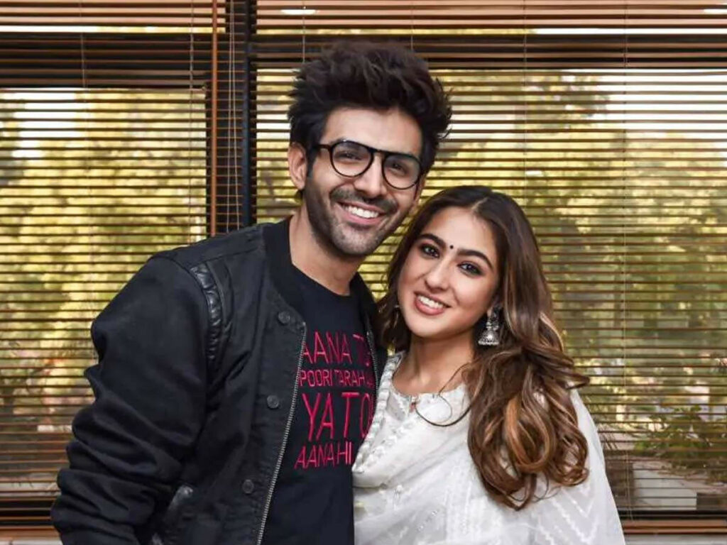 Karan Johar Membenarkan Sara Ali Khan dan Kartik Aaryan Sempat Pacaran
