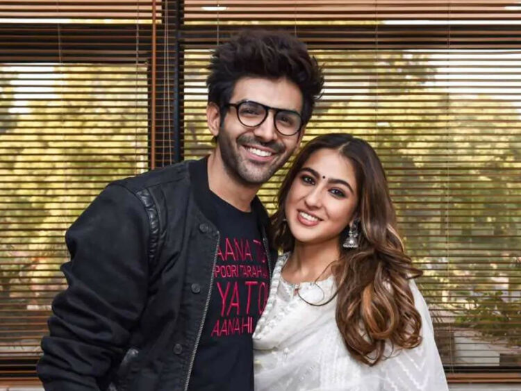 Karan Johar Membenarkan Sara Ali Khan dan Kartik Aaryan Sempat Pacaran