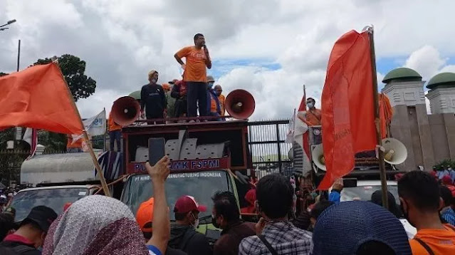 Ⓒ Hak cipta foto di atas dikembalikan sesungguhnya kepada pemilik foto Ⓒ Hak cipta foto di atas dikembalikan sesungguhnya kepada pemilik foto