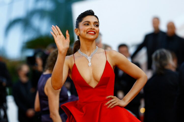 Artis India ini adalah Deepika Padukone dan ia merupakan istri dari Ranveer Singh yang selalu dipuji kecantikannya. FOTO/Net