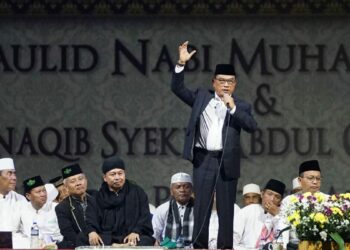 Kepala Staf Kepresidenan, Moeldoko menghadiri Dzikir Akbar Manaqib Syekh Abdul Qodir Al-Jaelani, di Pondok Pesantren Al-Baghdadi, di Karawang Jawa Barat.